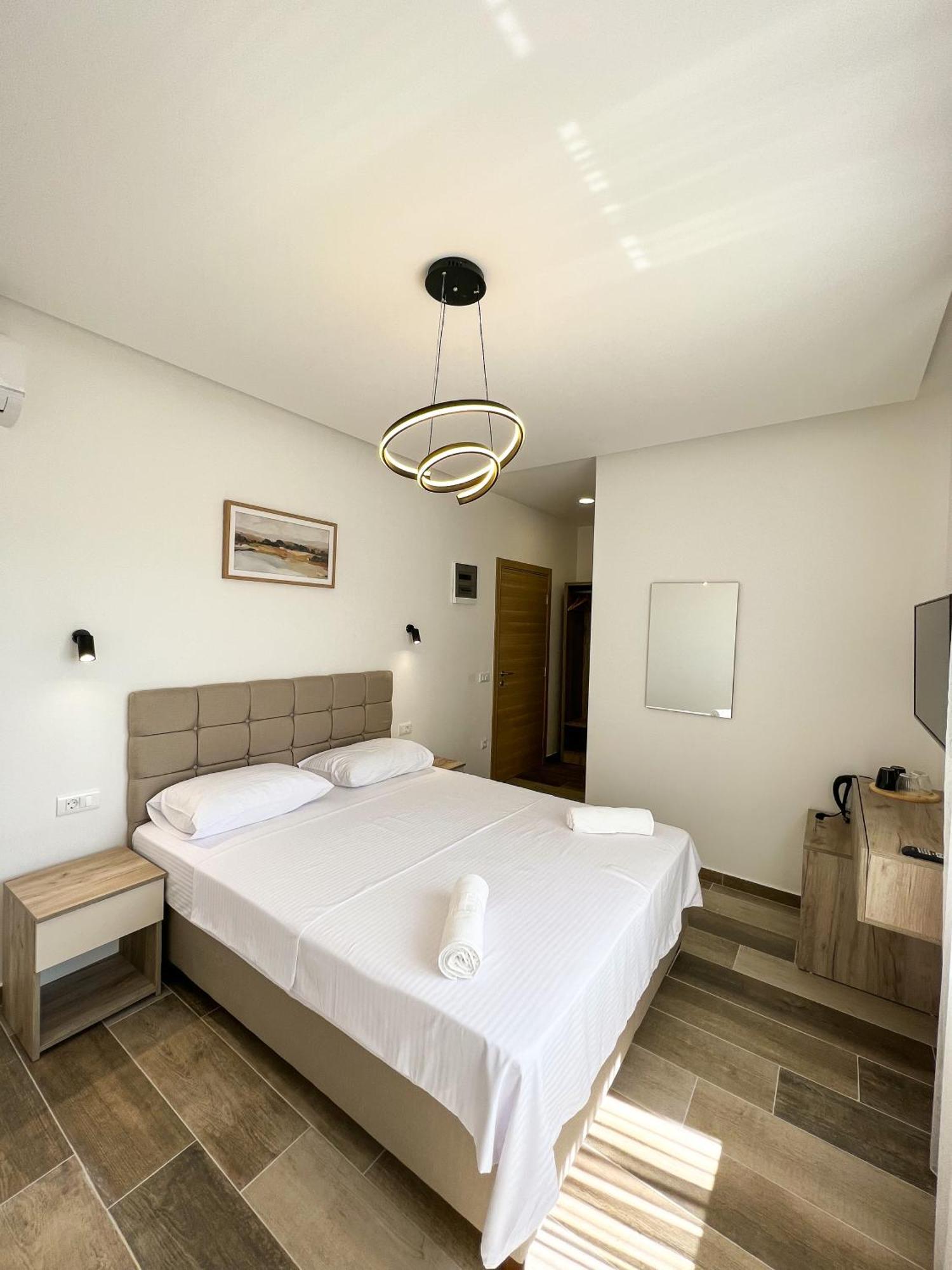 Square Residence Ulcinj Eksteriør billede