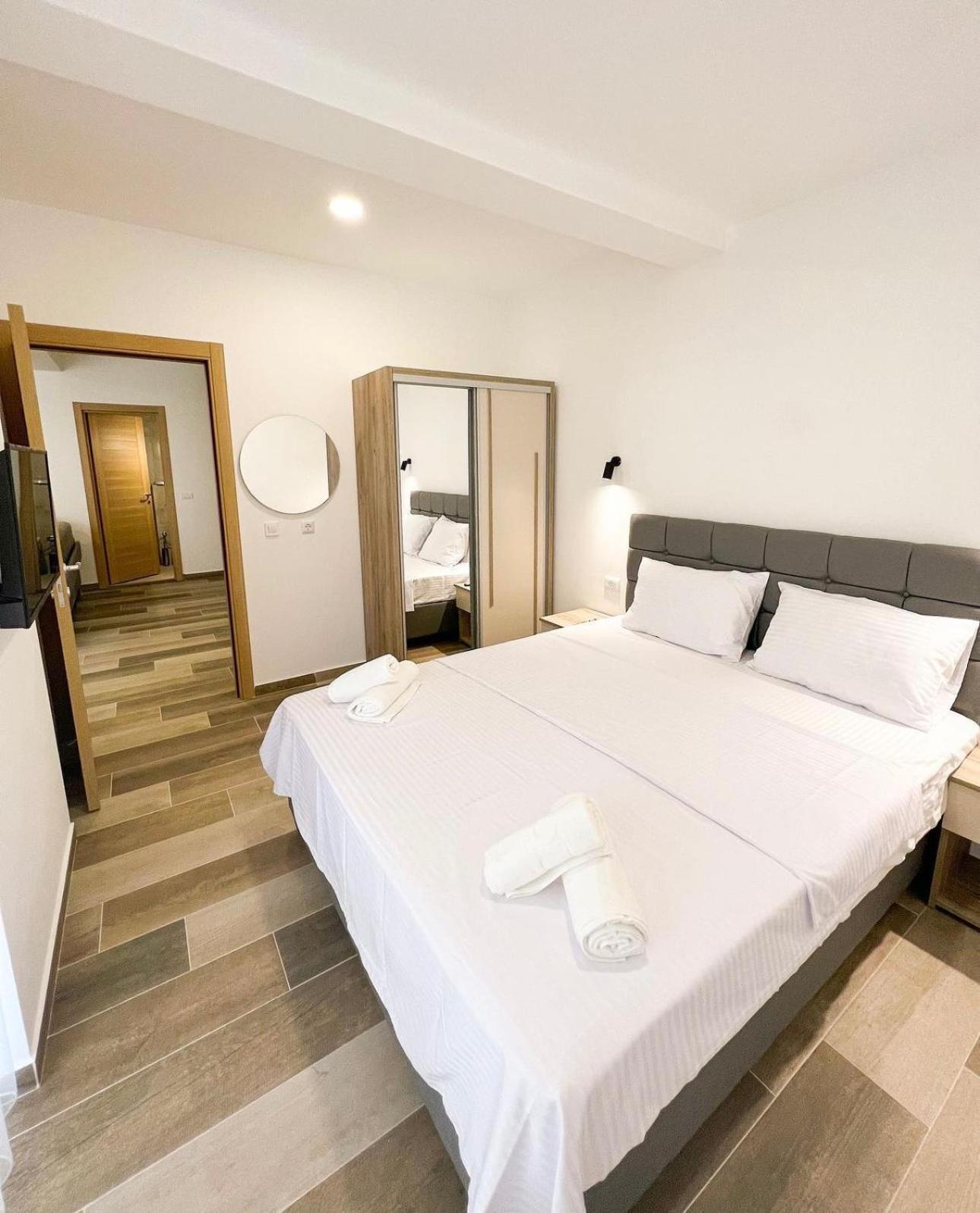 Square Residence Ulcinj Eksteriør billede